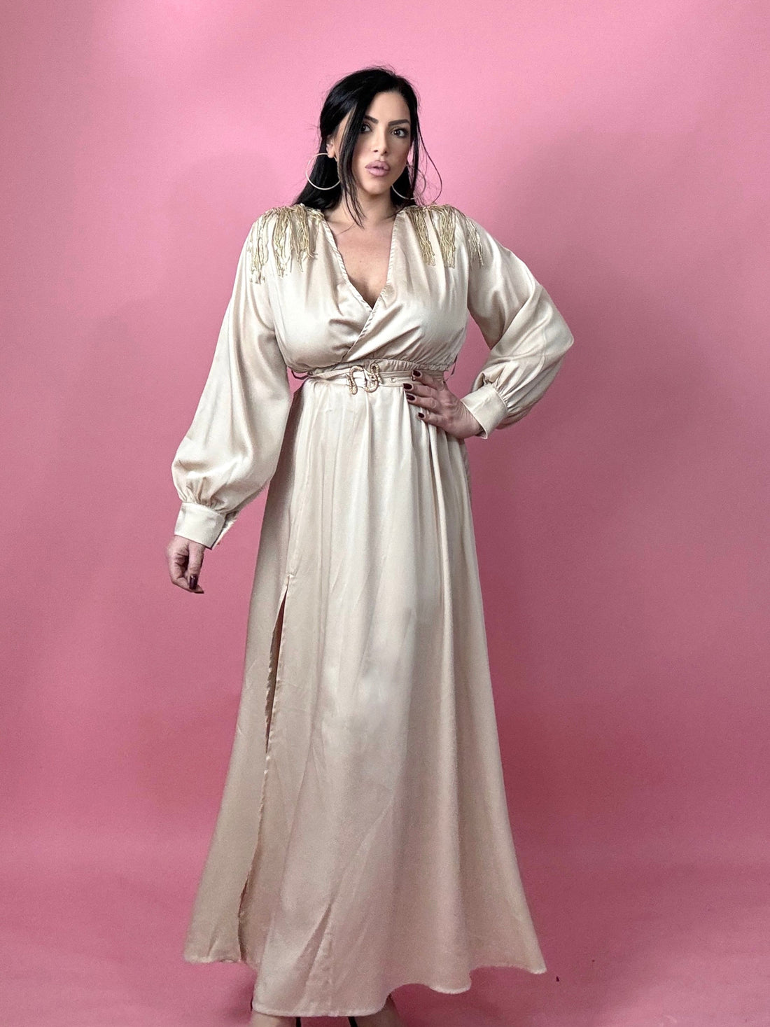 Abito lungo con pailettes sulle spalle compreso di cintura serpente “Eliana”